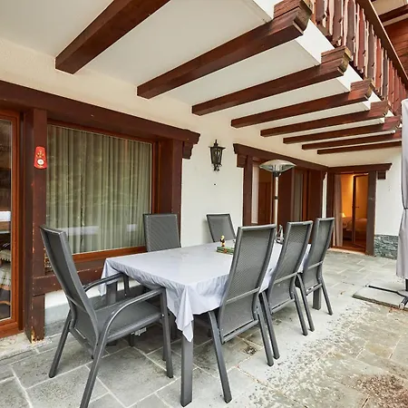 Route De Tsarbouye 17, 4br, Les Dauphinelles Apartment