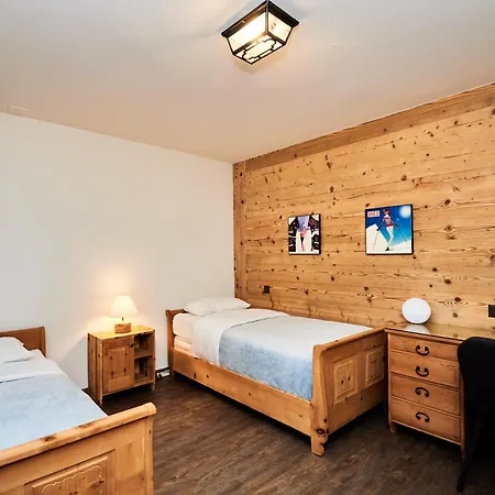 Route De Tsarbouye 17, 4br, Les Dauphinelles *