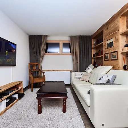 Route De Tsarbouye 17, 4br, Les Dauphinelles Apartment