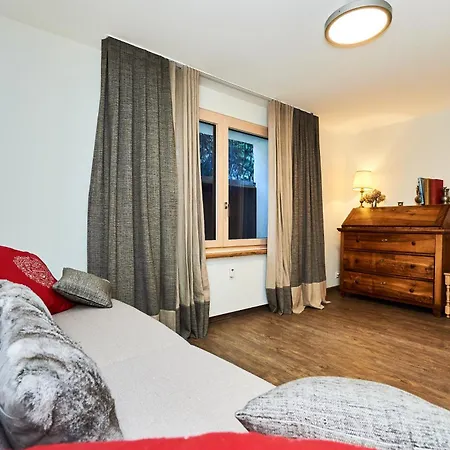 Apartment Route De Tsarbouye 17, 4br, Les Dauphinelles *