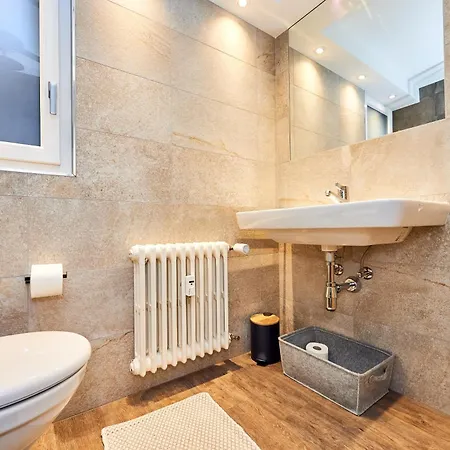 Route De Tsarbouye 17, 4br, Les Dauphinelles Apartamento