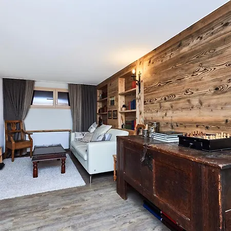 Route De Tsarbouye 17, 4br, Les Dauphinelles Apartment *